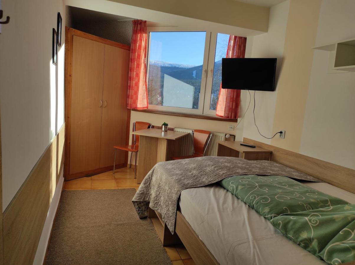 Willa Mona Bed and Breakfast Szklarska Poręba Esterno foto