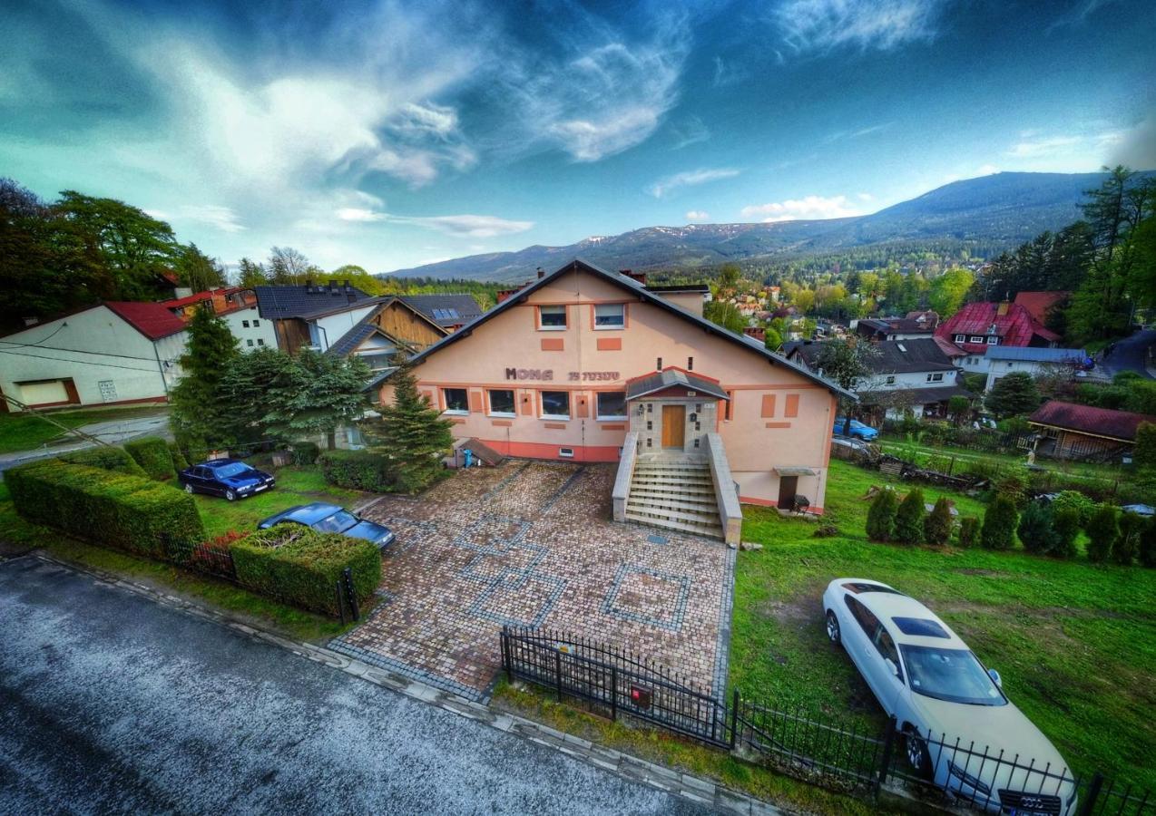 Willa Mona Bed and Breakfast Szklarska Poręba Esterno foto
